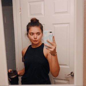 Meet your Posher, Elexis